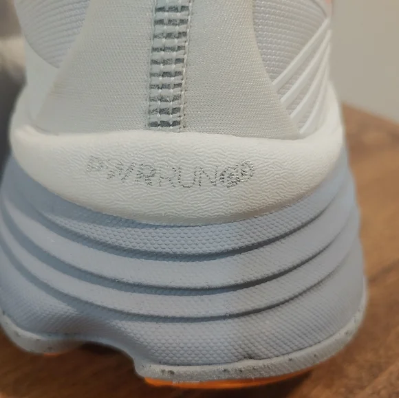 Saucony Hurricane 24 Men's Size 12.5 Like New Condition - Picture 8 of 16